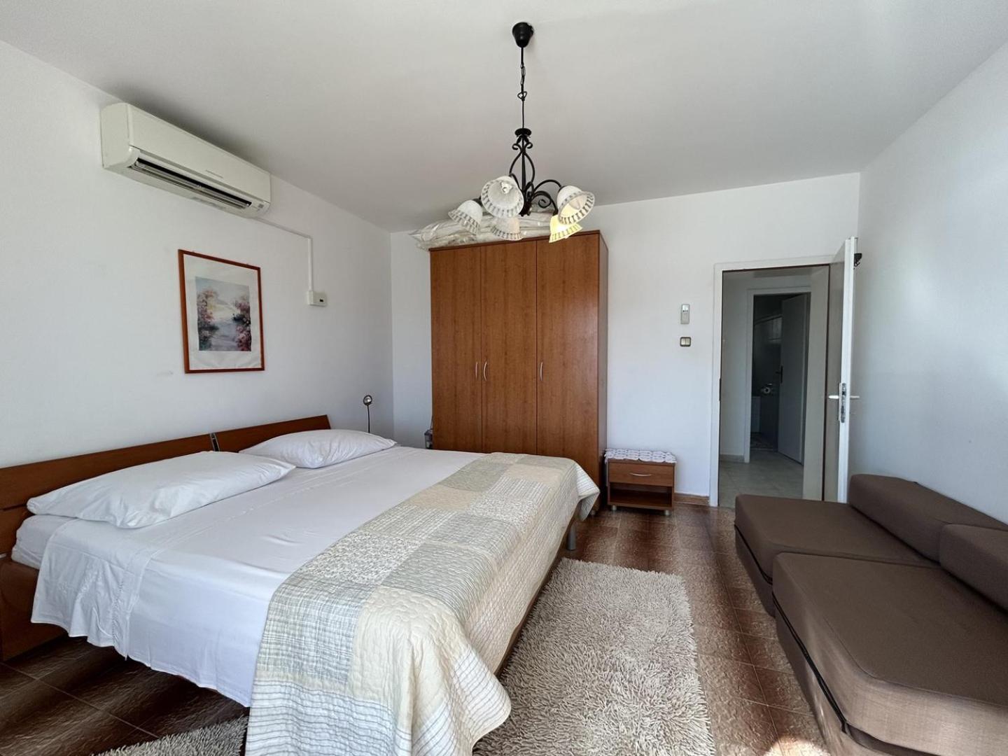 Azure Apartments By The Sea Near City 奥米什 外观 照片