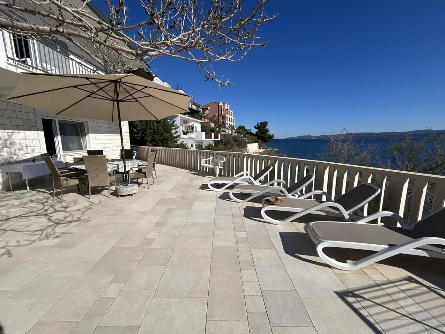 Azure Apartments By The Sea Near City 奥米什 外观 照片