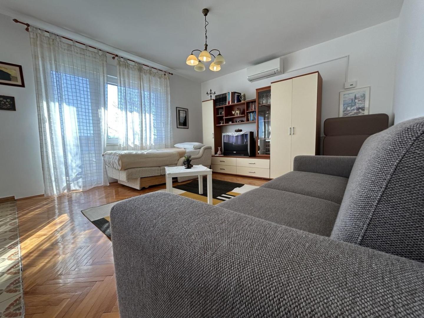Azure Apartments By The Sea Near City 奥米什 外观 照片
